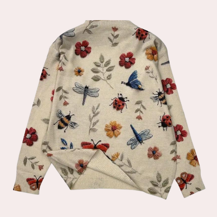 Amira jumper - Classic charm with a modern twist!