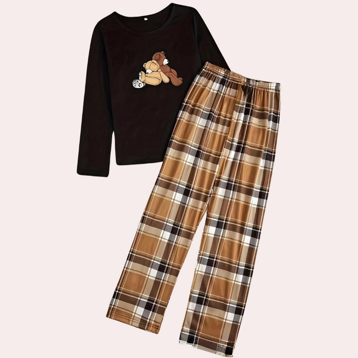 Phenomenal ensemble: Luxurious round-collar top and stylish checked trousers