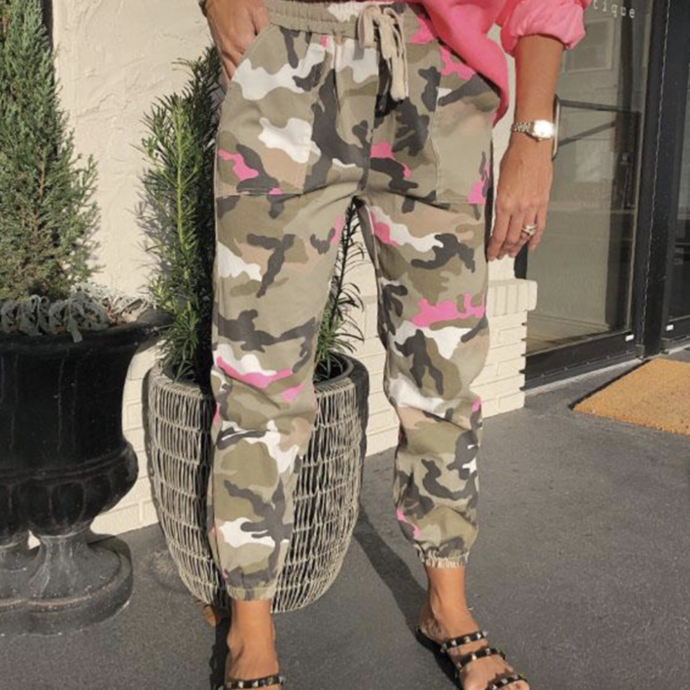 Myrsini - Stylish and comfortable women's trousers in fashionable camouflage