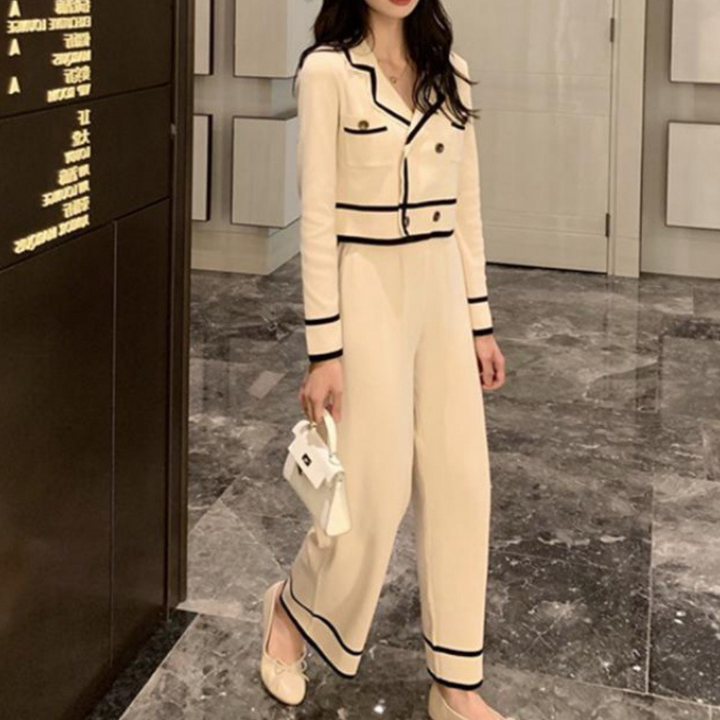 Polixeni - Elegant women's 2-piece knit set where comfort meets style