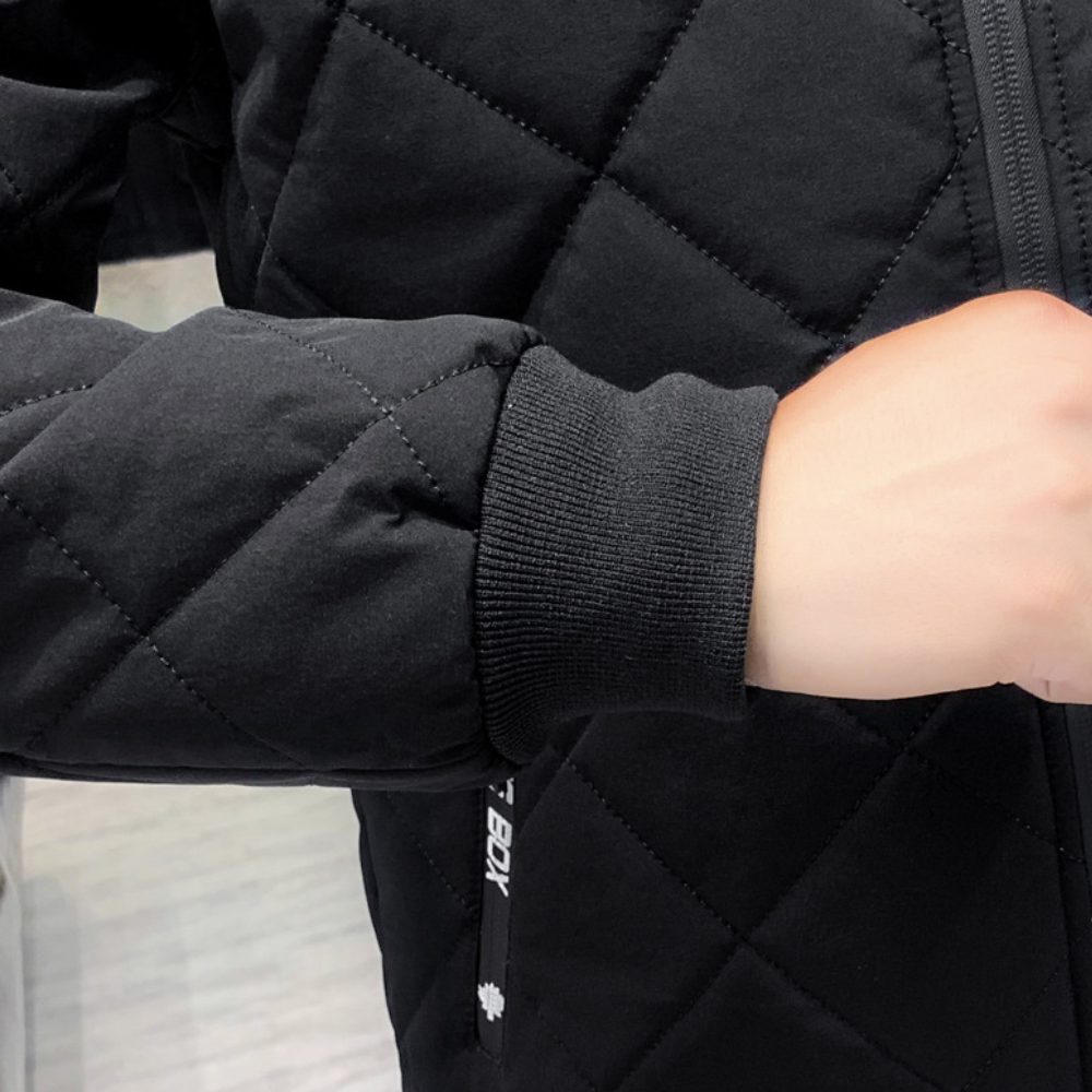 Stylish and comfortable men's hooded jacket from Elie