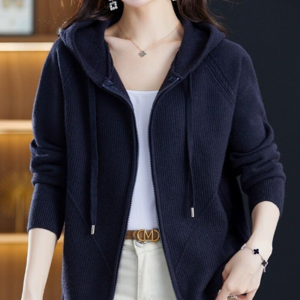 Danika - Elegant and comfortable women's hooded waistcoat