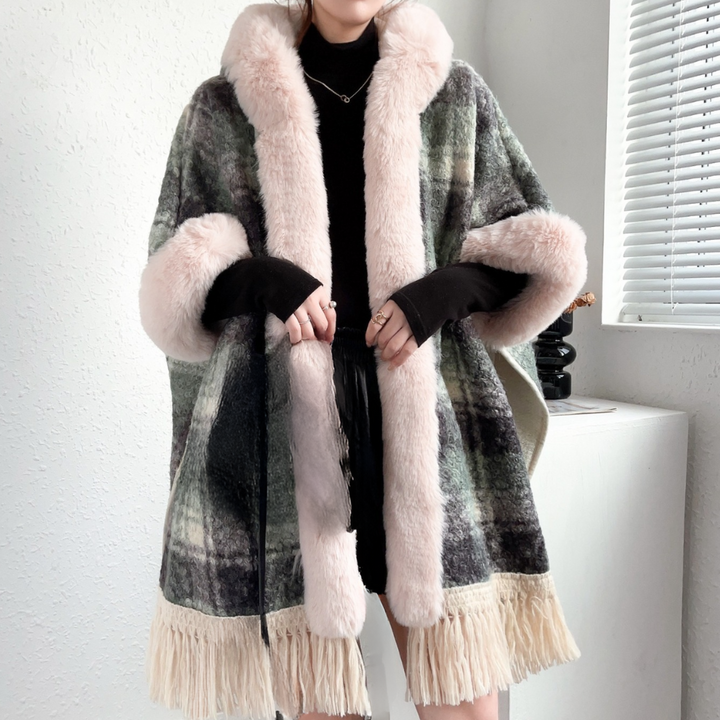 The elegant and cosy Daniella scarf - the perfect choice for stylish women!