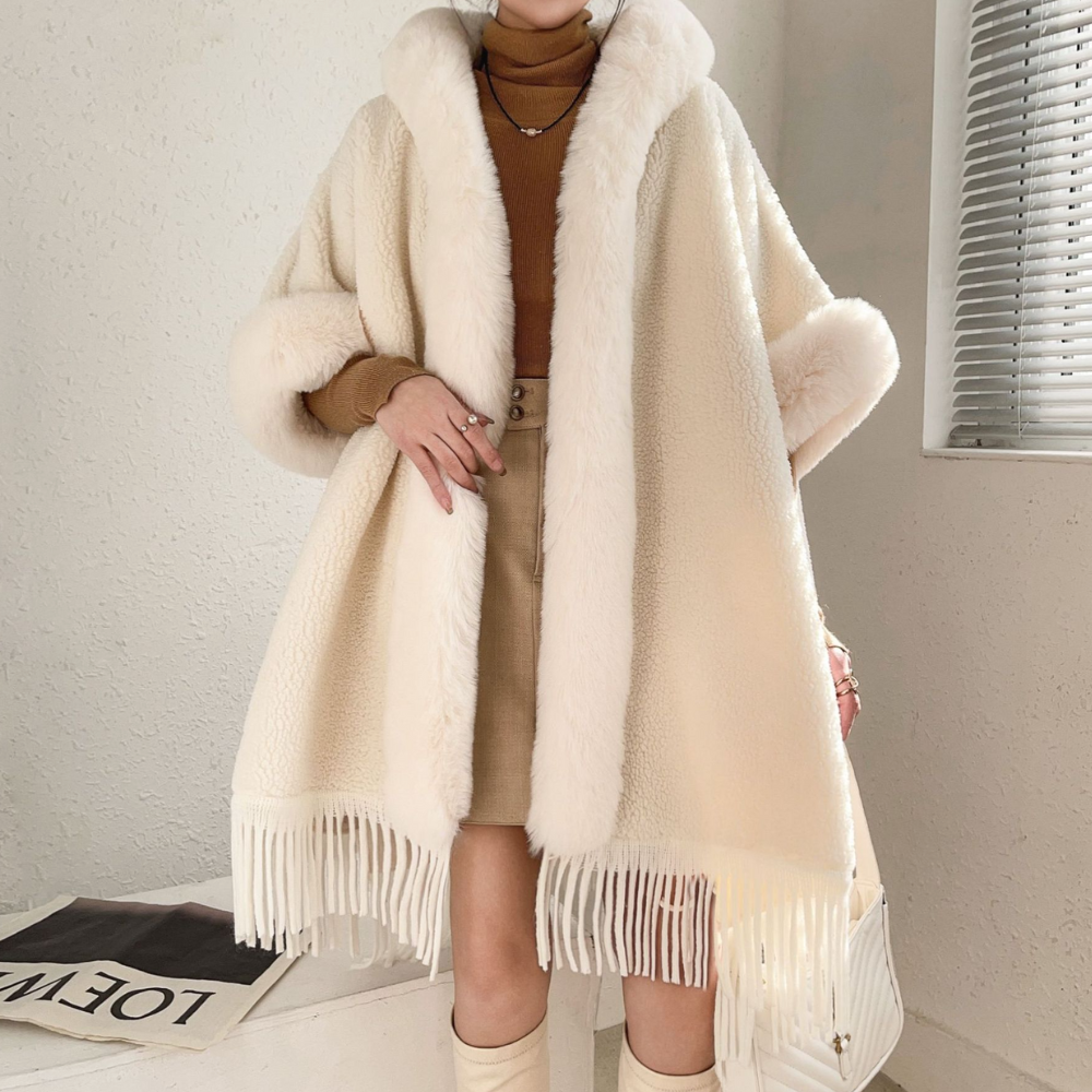 The elegant and cosy Daniella scarf - the perfect choice for stylish women!