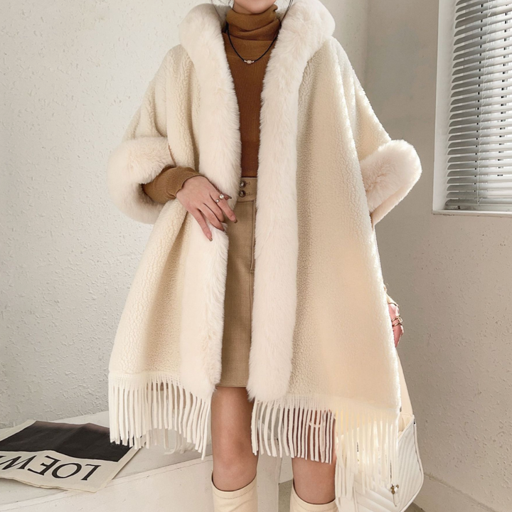 The elegant and cosy Daniella scarf - the perfect choice for stylish women!