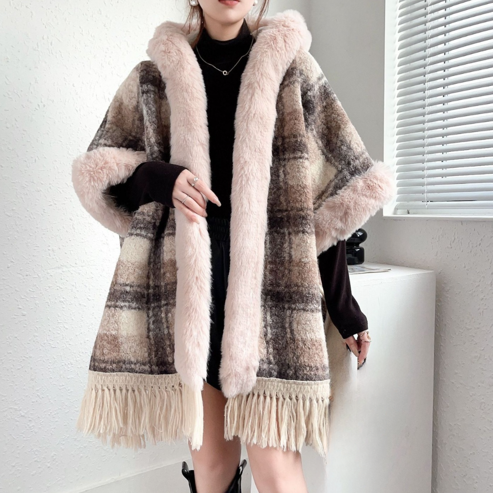 The elegant and cosy Daniella scarf - the perfect choice for stylish women!