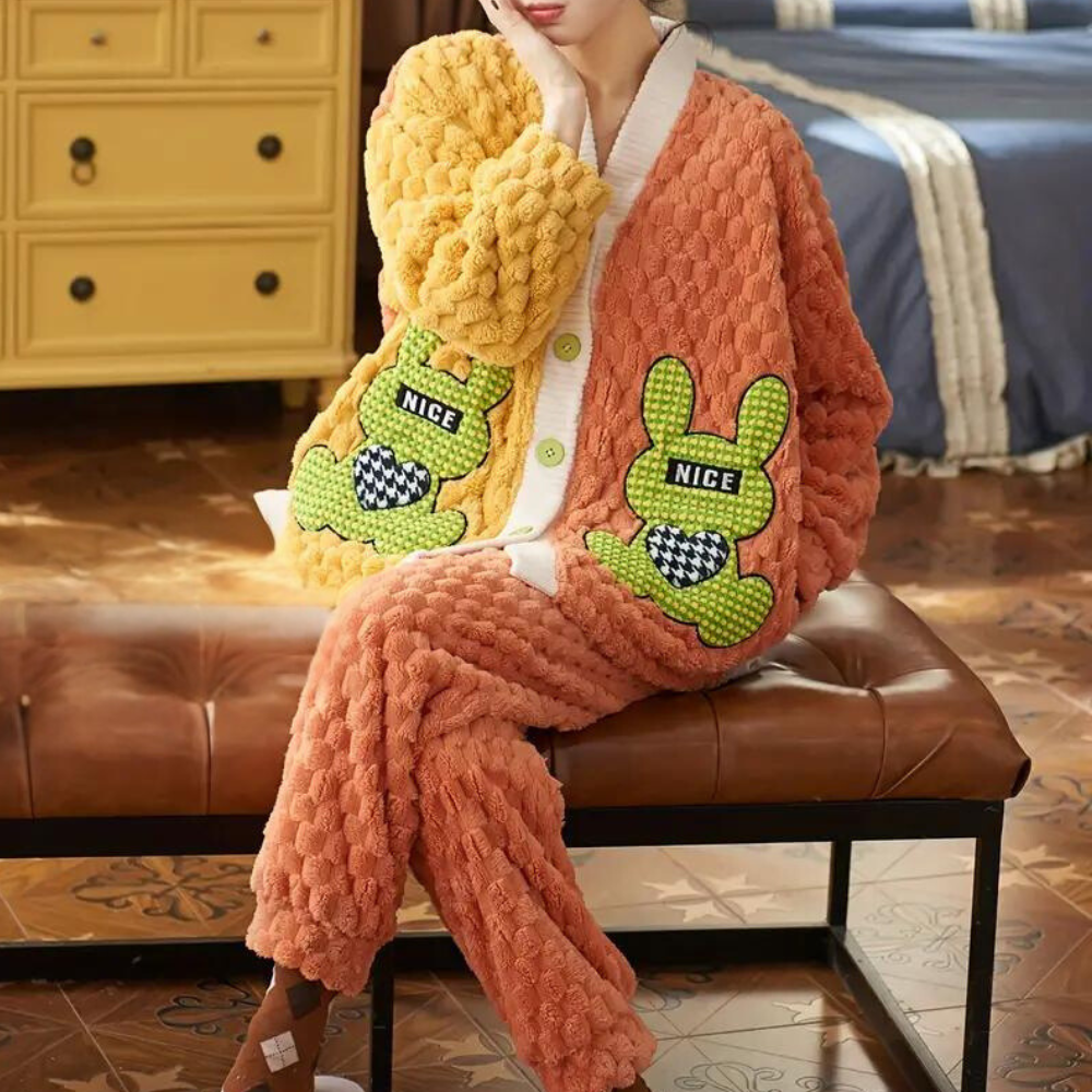 Stylish and comfortable lounge set for women - Severina