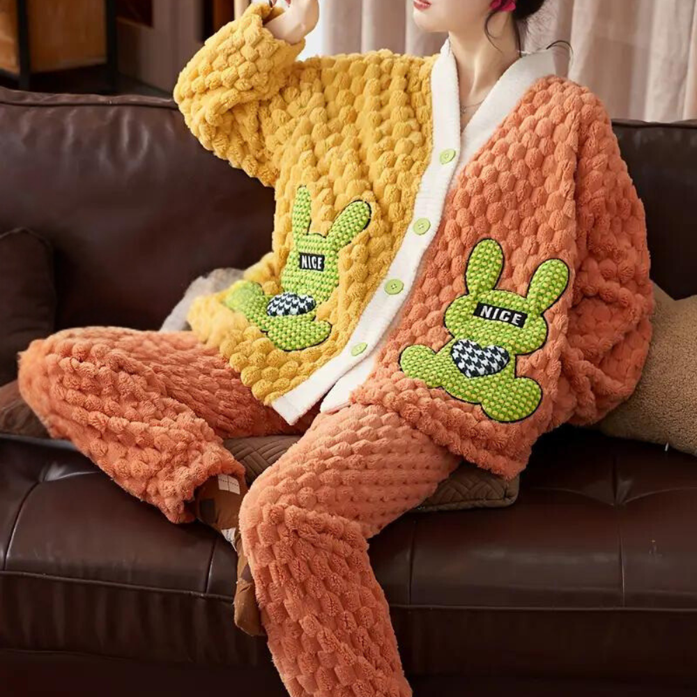 Stylish and comfortable lounge set for women - Severina