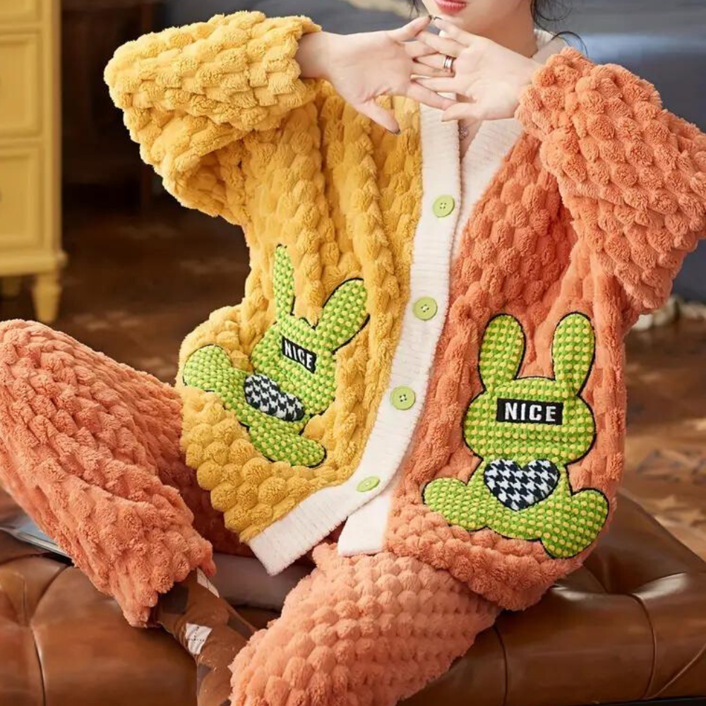 Stylish and comfortable lounge set for women - Severina