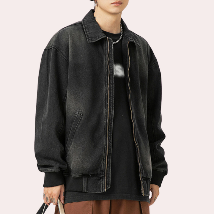 The stylish Harold denim jacket: a key addition to the modern men's wardrobe