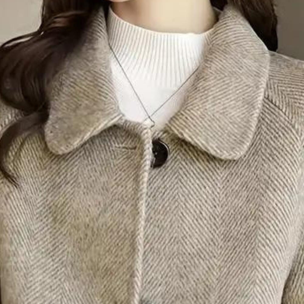 Leilana winter coat: a combination of elegance and luxury for women