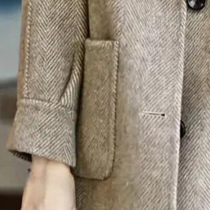 Leilana winter coat: a combination of elegance and luxury for women