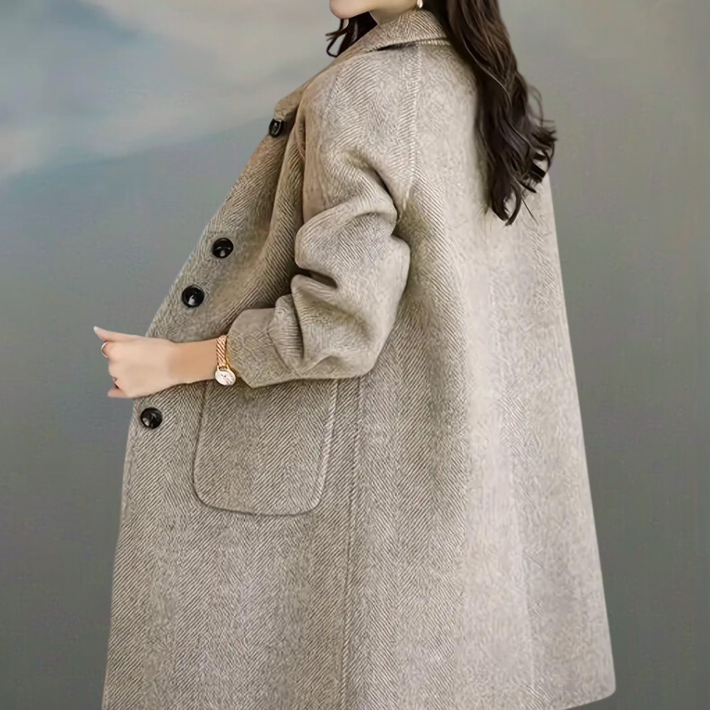 Leilana winter coat: a combination of elegance and luxury for women
