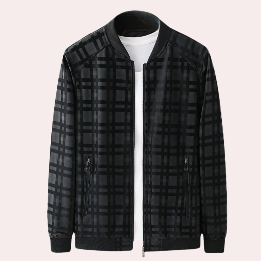 BRADLEY - A super-lightweight windbreaker for adventurous explorers