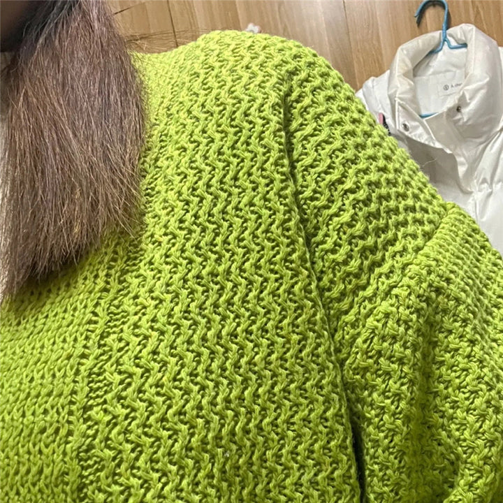 Stylish and elegant ABIGAIL cardigan - a must-have in your wardrobe!