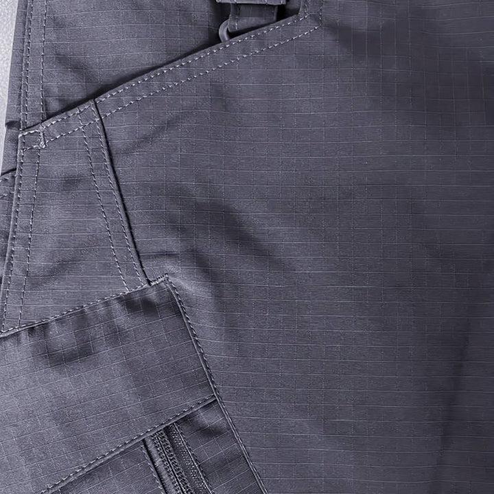 Stylish eco-friendly cargo trousers for the modern man - ELMER
