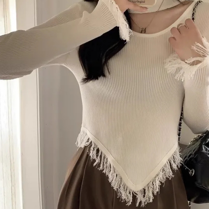 The stylish and comfortable ARYA women's jumper: the perfect choice for any occasion!