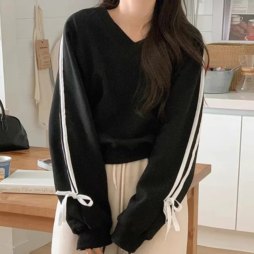 OLIVA - Elegant and comfortable sweatshirt for women