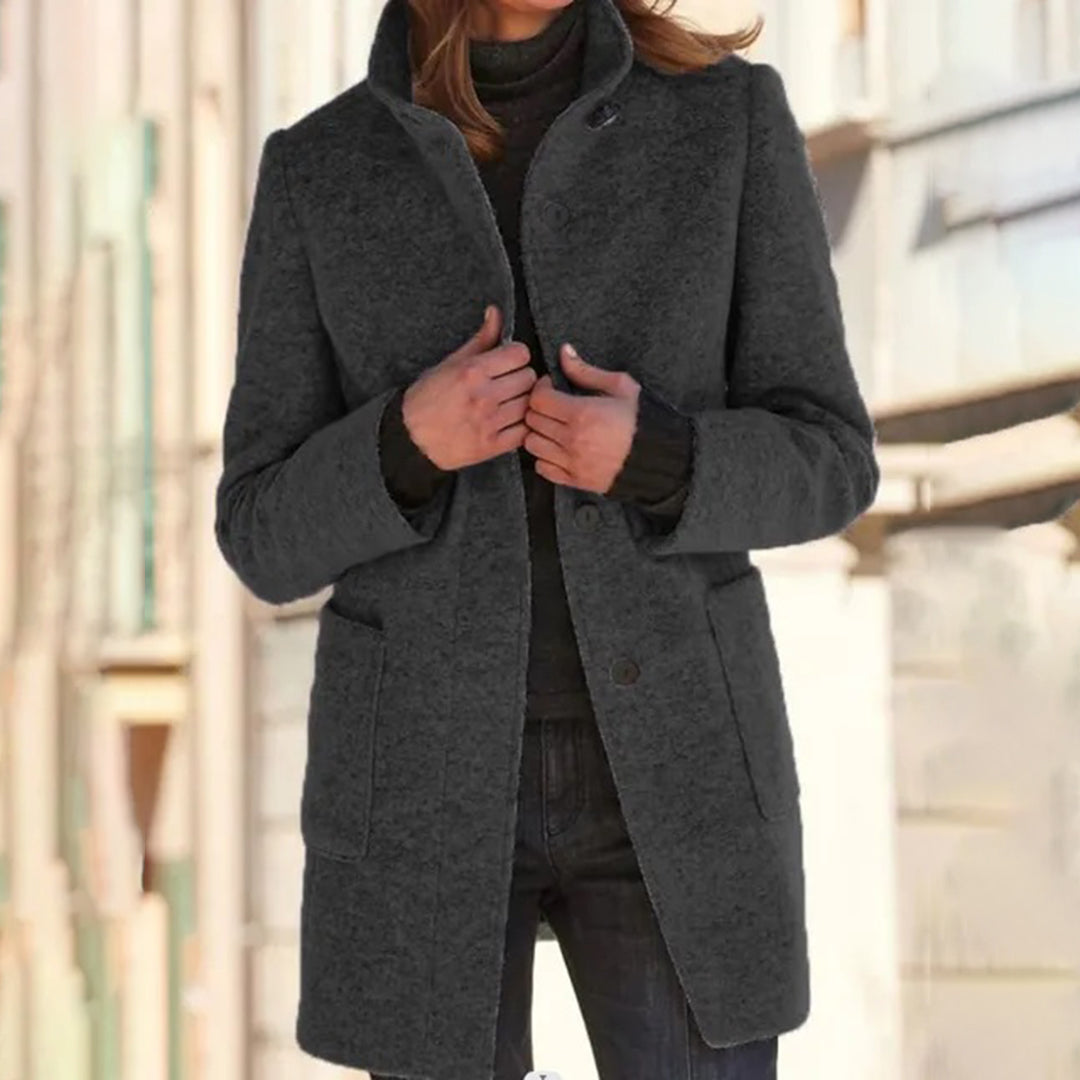 Elegant and comfortable women's coat - a reflection of luxury and style