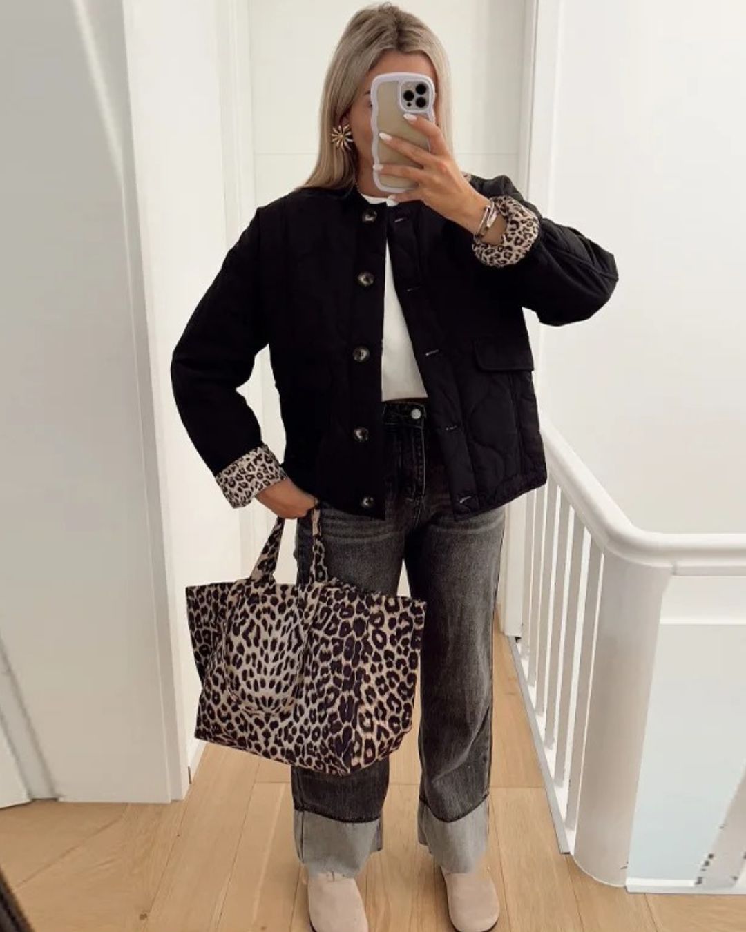 Stylish Noémie™ jacket with fashionable panther lining
