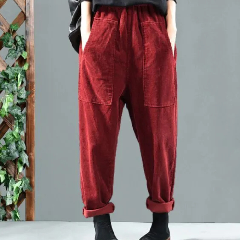 LAIA - Elegant corduroy trousers for fashion-forward women