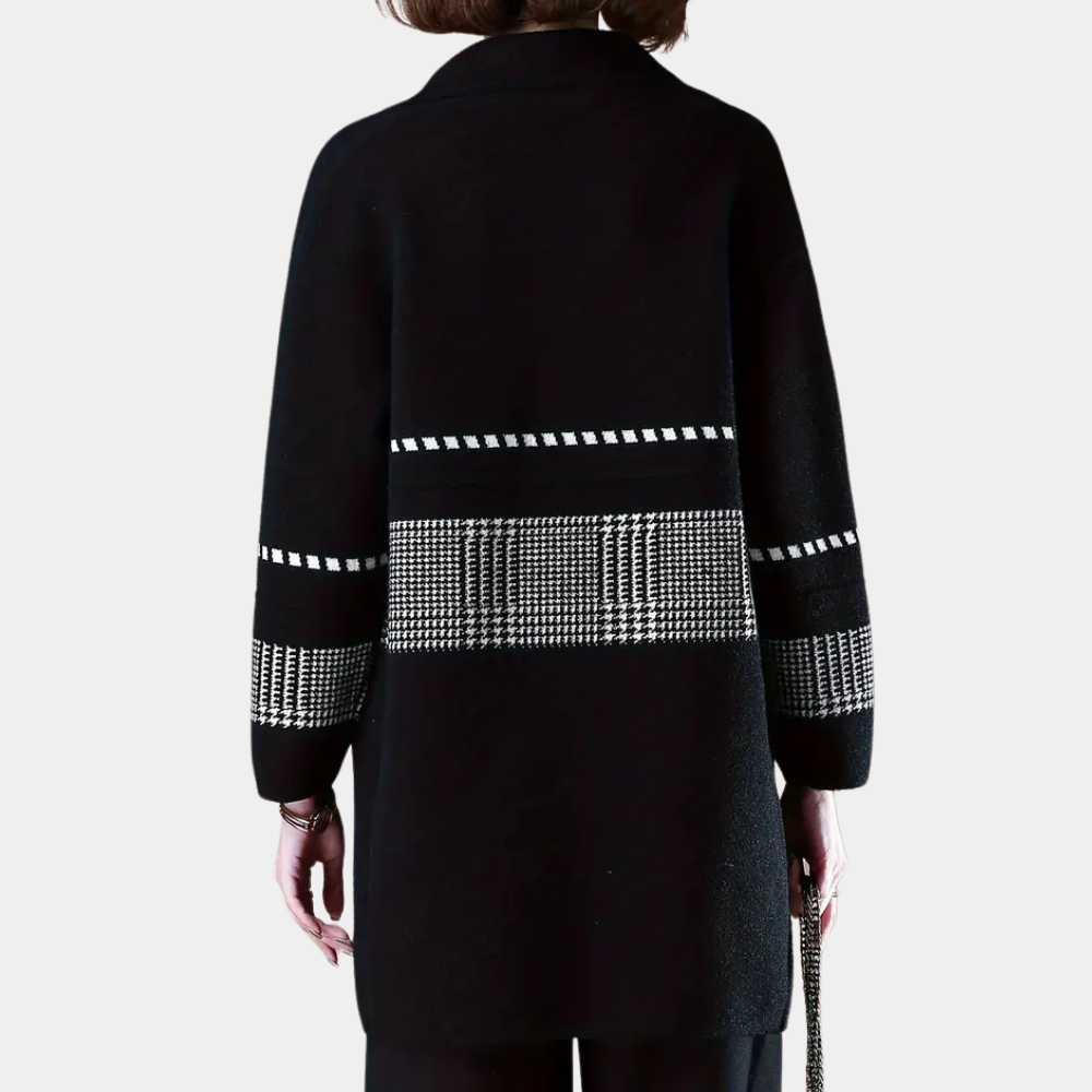 The elegant DEMIRA women's coat - an essential addition to your collection!