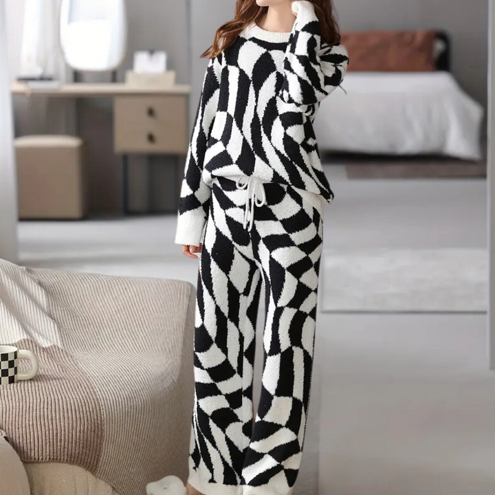 GISELE - Stylish and comfortable women's pyjamas for winter evenings