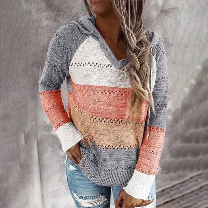 AVALYNN jumper with pointed neckline - A classic of elegance in a sophisticated edition