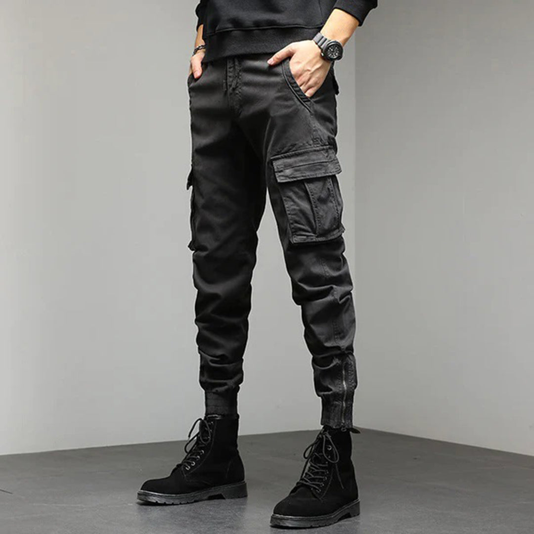 Discover the men's HARRY cargo trousers with 6 practical pockets - the perfect combination of style and functionality!