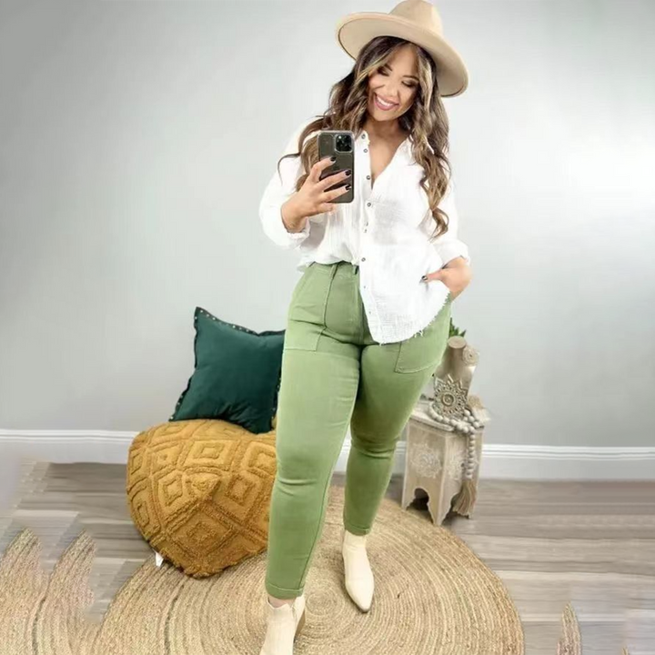 LACEY - Flexible and extremely comfortable joggers for everyday wear