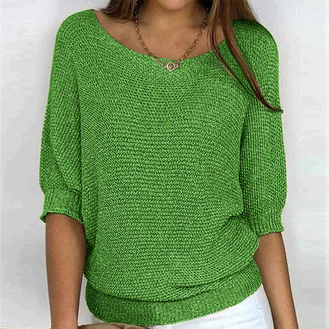 A stylish and comfortable GENEVIEVE blouse: the perfect choice for any occasion!
