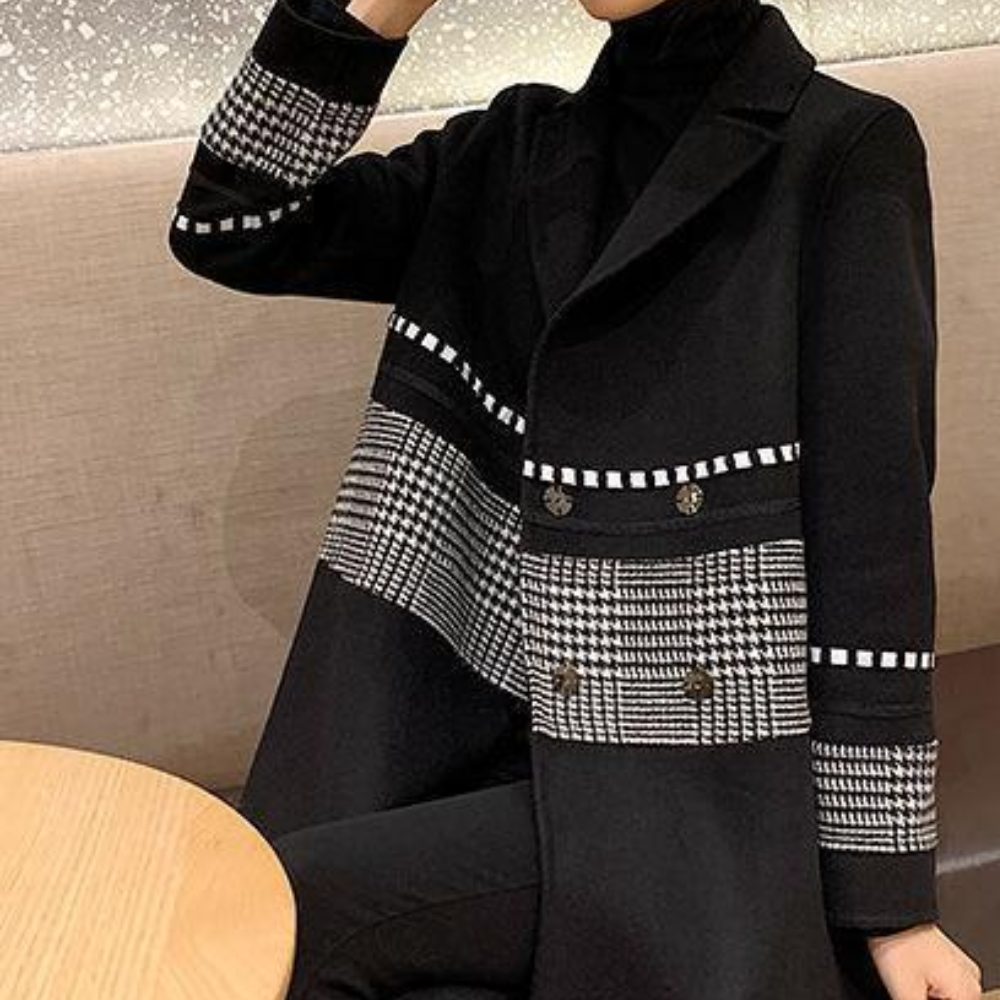 The elegant DEMIRA women's coat - an essential addition to your collection!