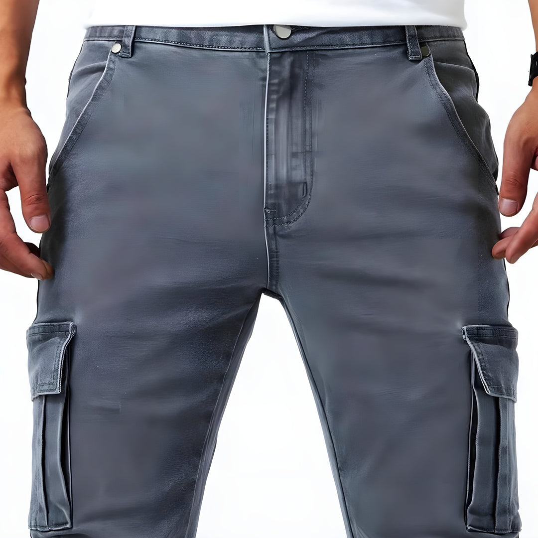 Stylish and ultra-comfortable Zacharie™ cargo trousers in a relaxed fit