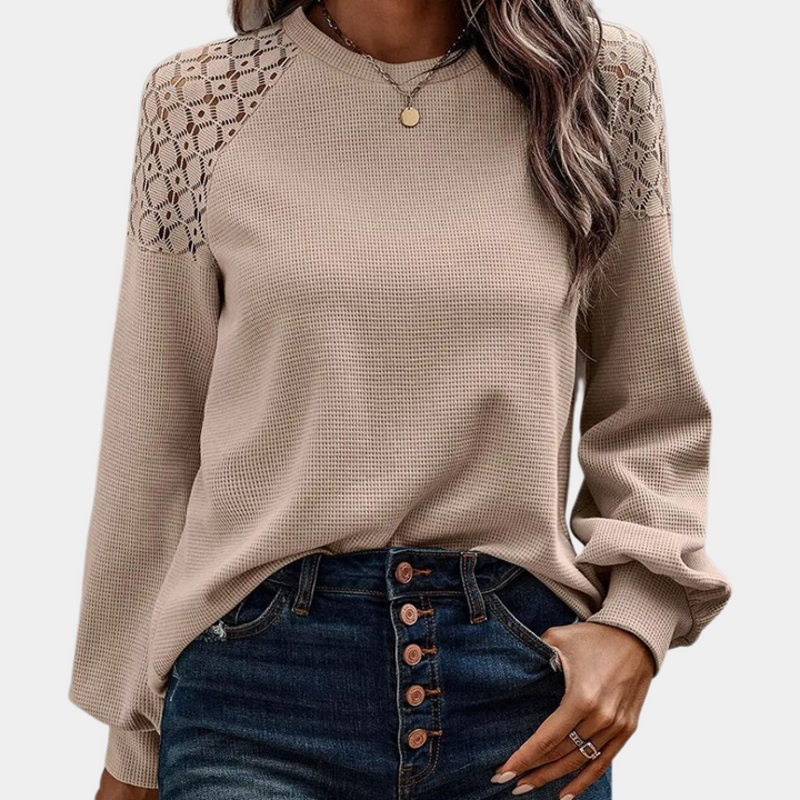 The stylish and elegant Rebecca sweatshirt for women - the perfect combination of comfort and class!