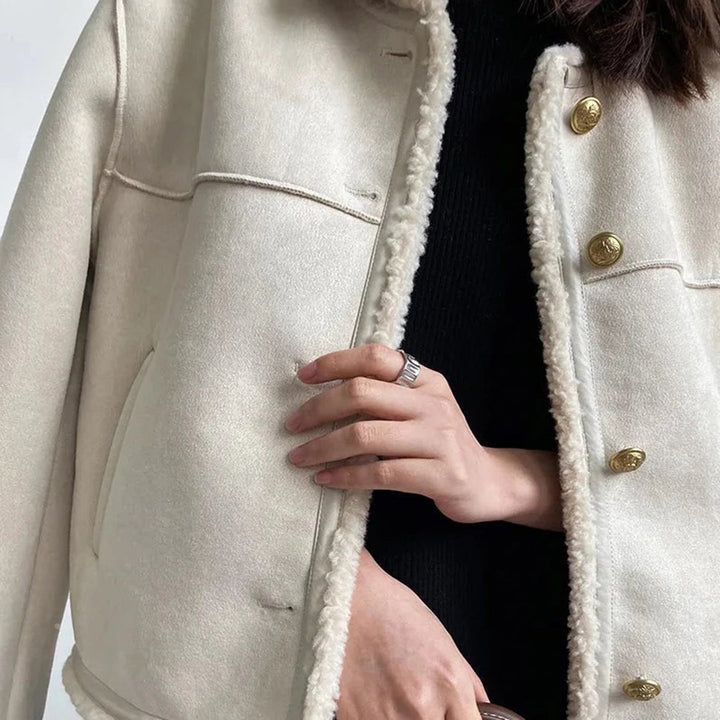 Elegant GEORGIA women's coat - the perfect choice to impress in any situation!