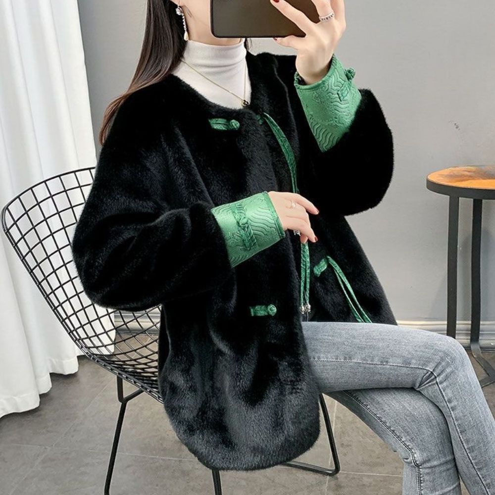 Stylish winter coat for women - perfect elegance and sophistication for any occasion