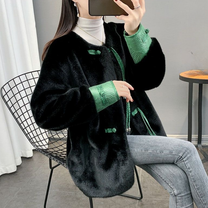 Stylish winter coat for women - perfect elegance and sophistication for any occasion