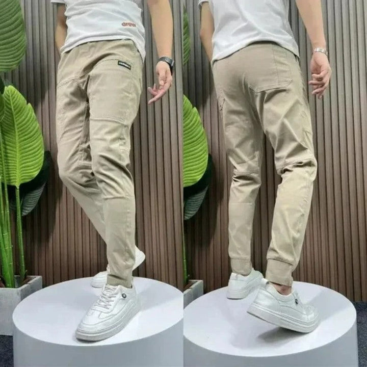 Stylish men's HARRI trousers with multiple pockets that offer the perfect combination of elegance and comfort.