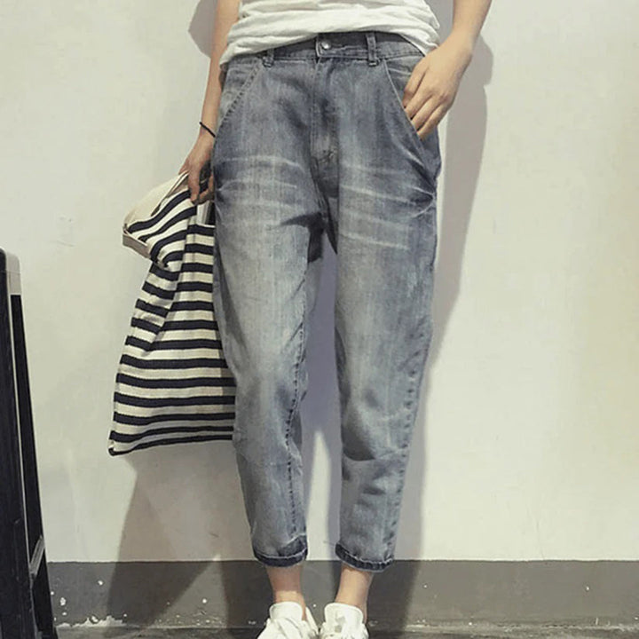 BEATRIX - Stylish and comfortable jeans perfect for any occasion
