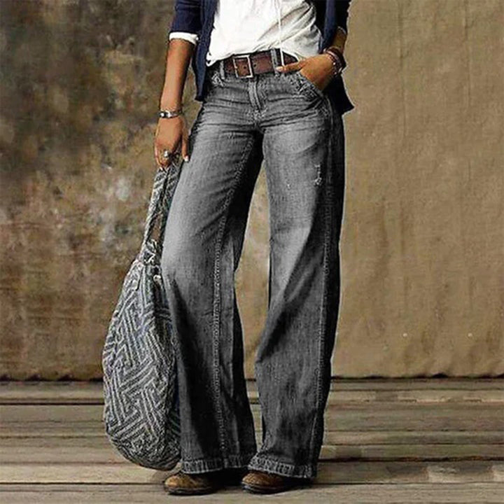 OPHELIA - Elegant women's trousers that highlight a sophisticated style