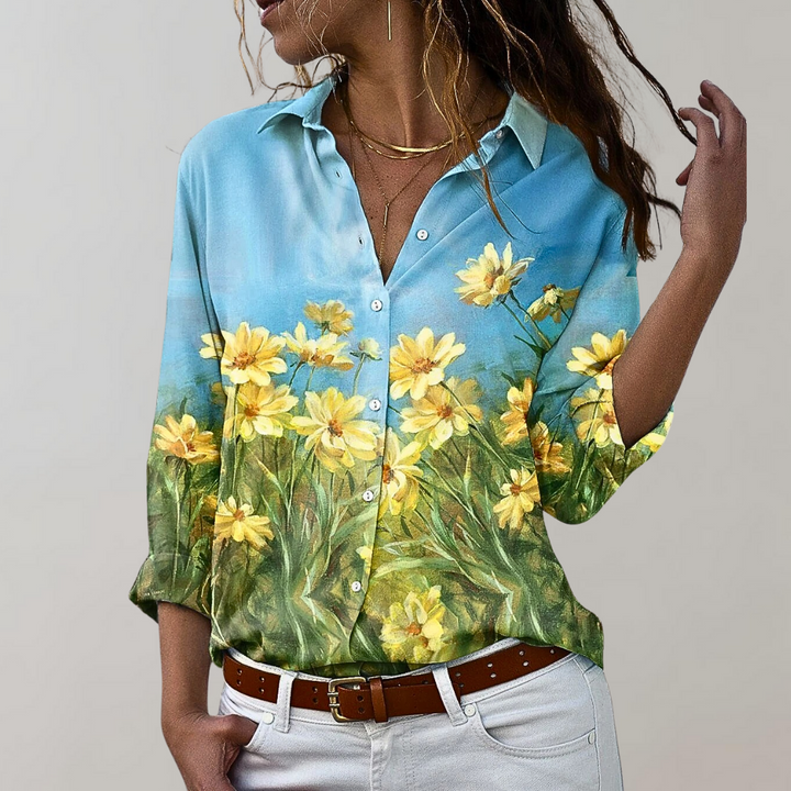 The stylish and elegant Lumia blouse for women - a combination of chic and unique design!