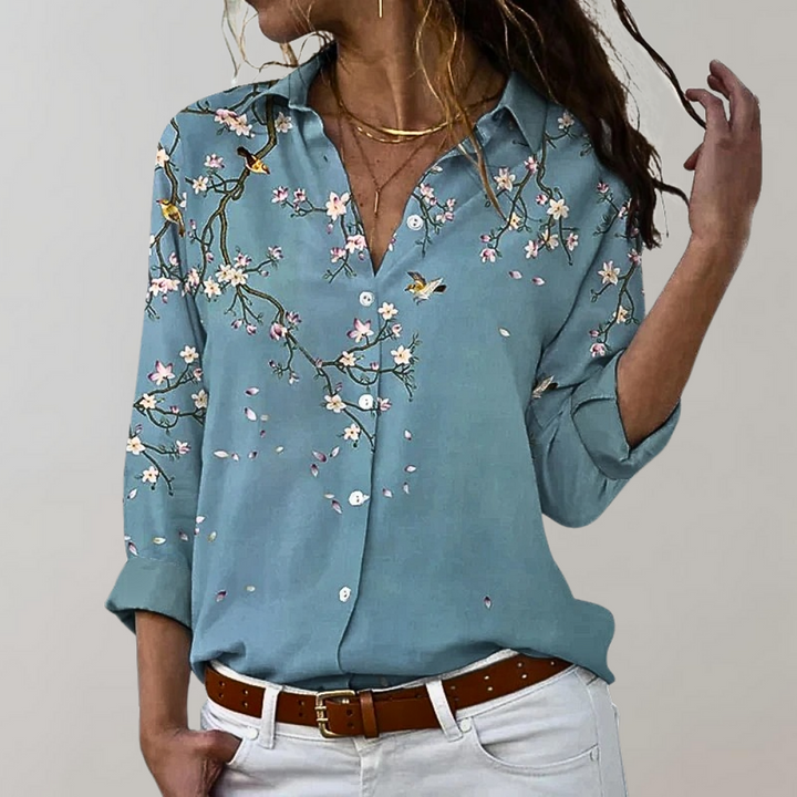 The stylish and elegant Lumia blouse for women - a combination of chic and unique design!