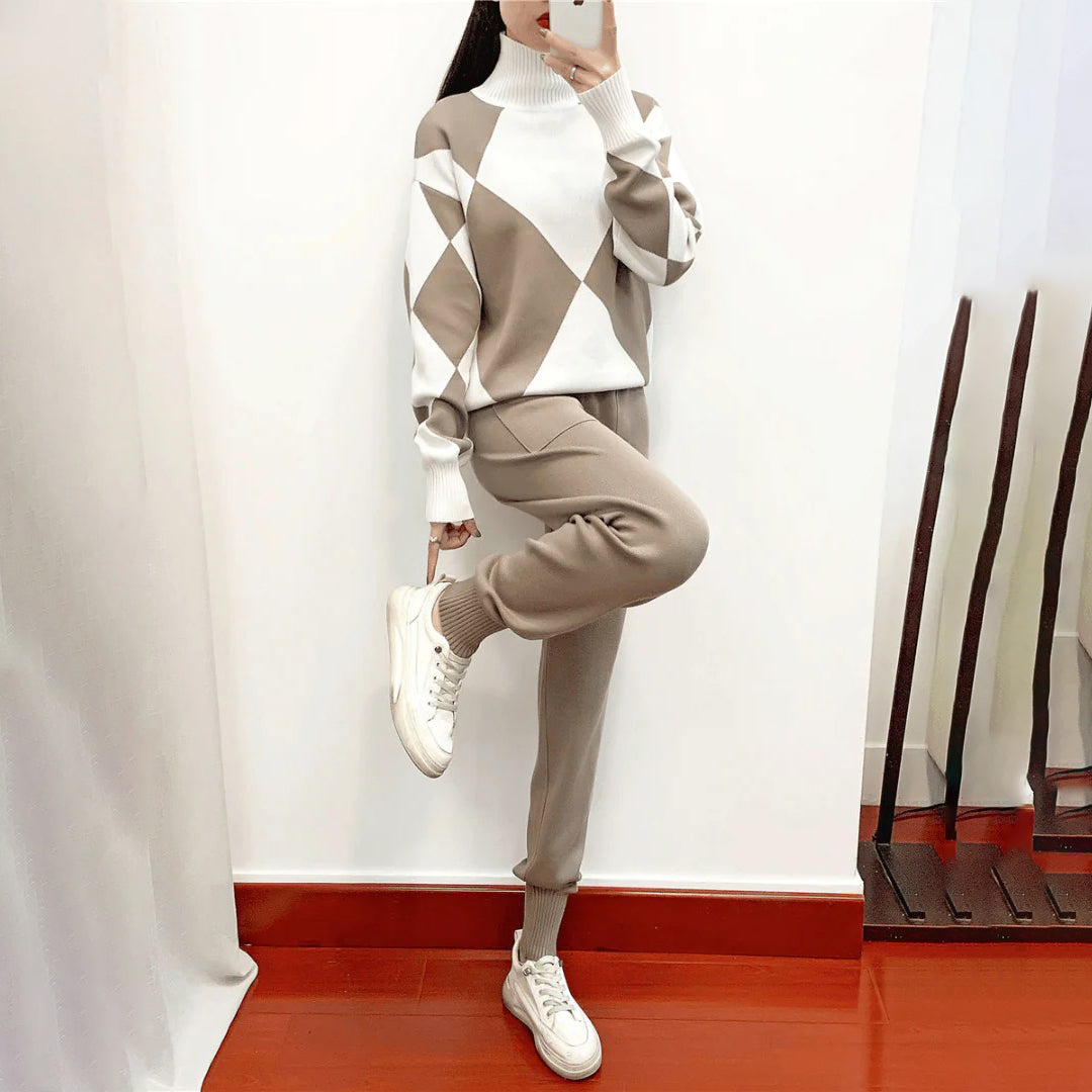 MARYANA - Cozy set with unusual jumper and cocoon style trousers