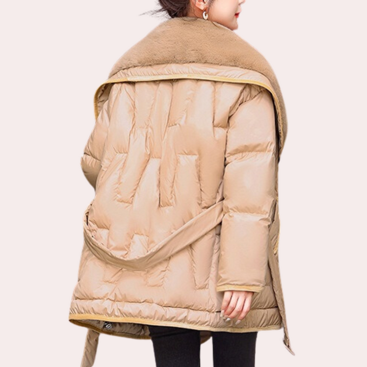 Elegant EMIRA women's coat - style and sophistication in one