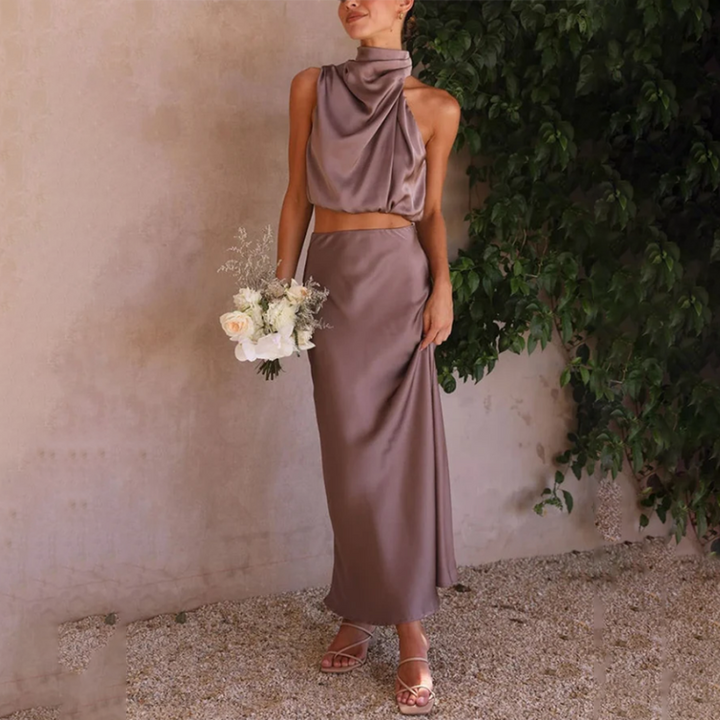 Chic ensemble with GUILLAUME long skirt - the perfect choice for an elegant and timeless style