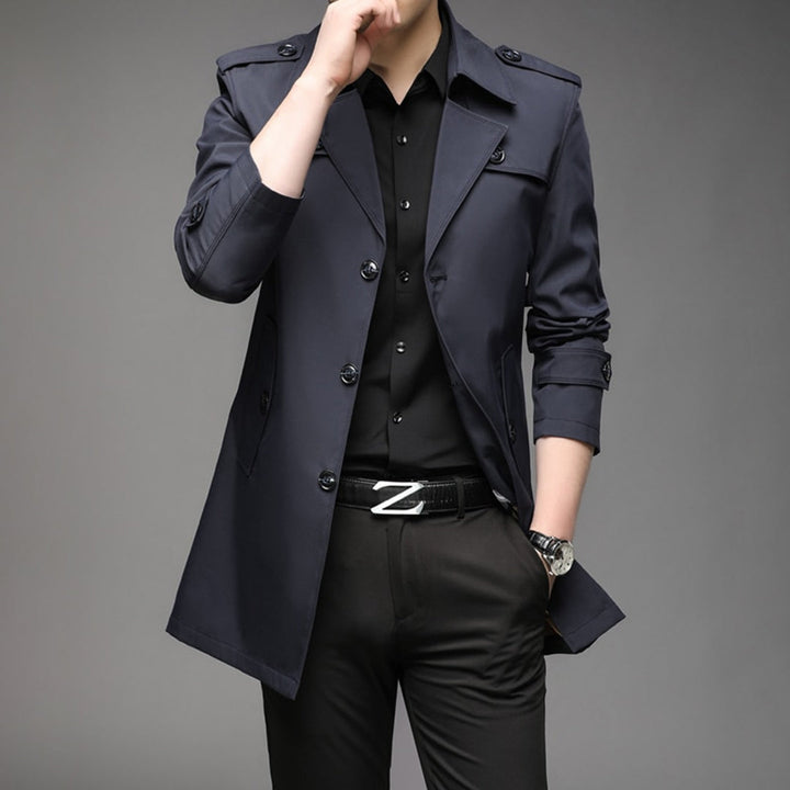 A stylish and elegant men's bag that emphasises timeless chic