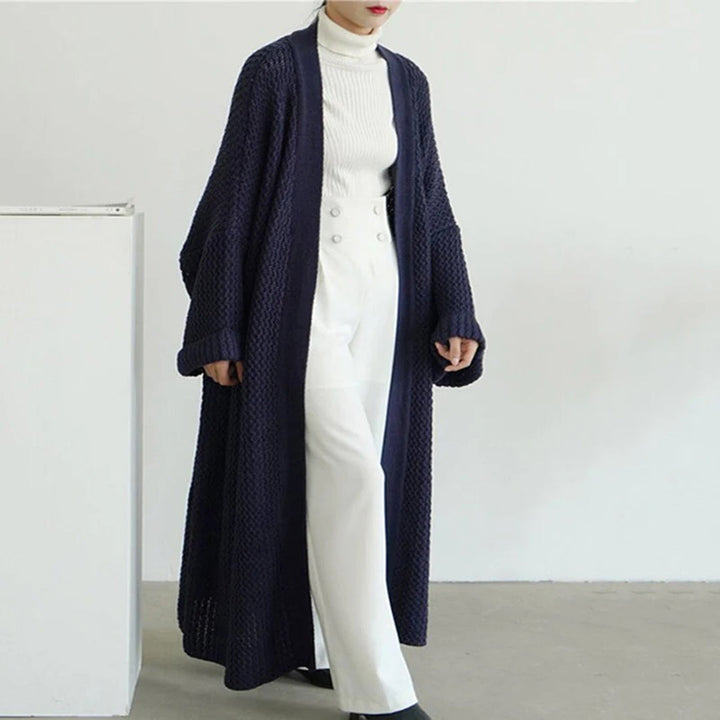 Stylish and elegant ABIGAIL cardigan - a must-have in your wardrobe!