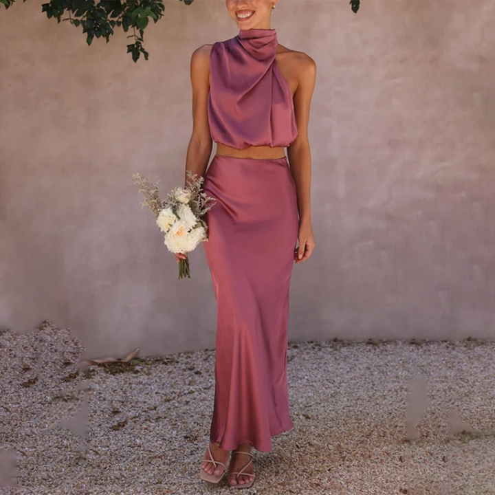 Chic ensemble with GUILLAUME long skirt - the perfect choice for an elegant and timeless style
