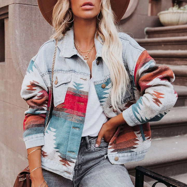Stylish vintage denim jacket from TUULIKKI with an elegant touch