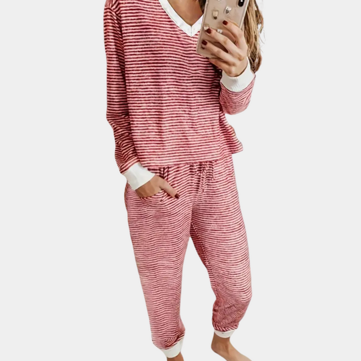 Exclusive ALUNA women's pyjamas - perfect for comfortable nights in